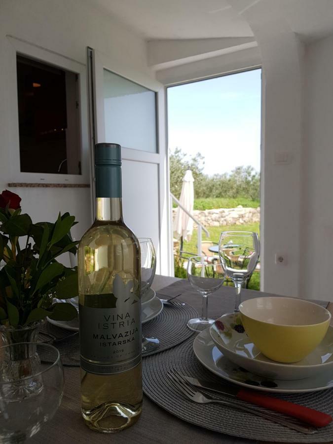 Apartment Ulika Marčana Eksteriør billede